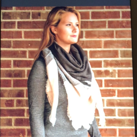 Accessories - Blanket scarf
